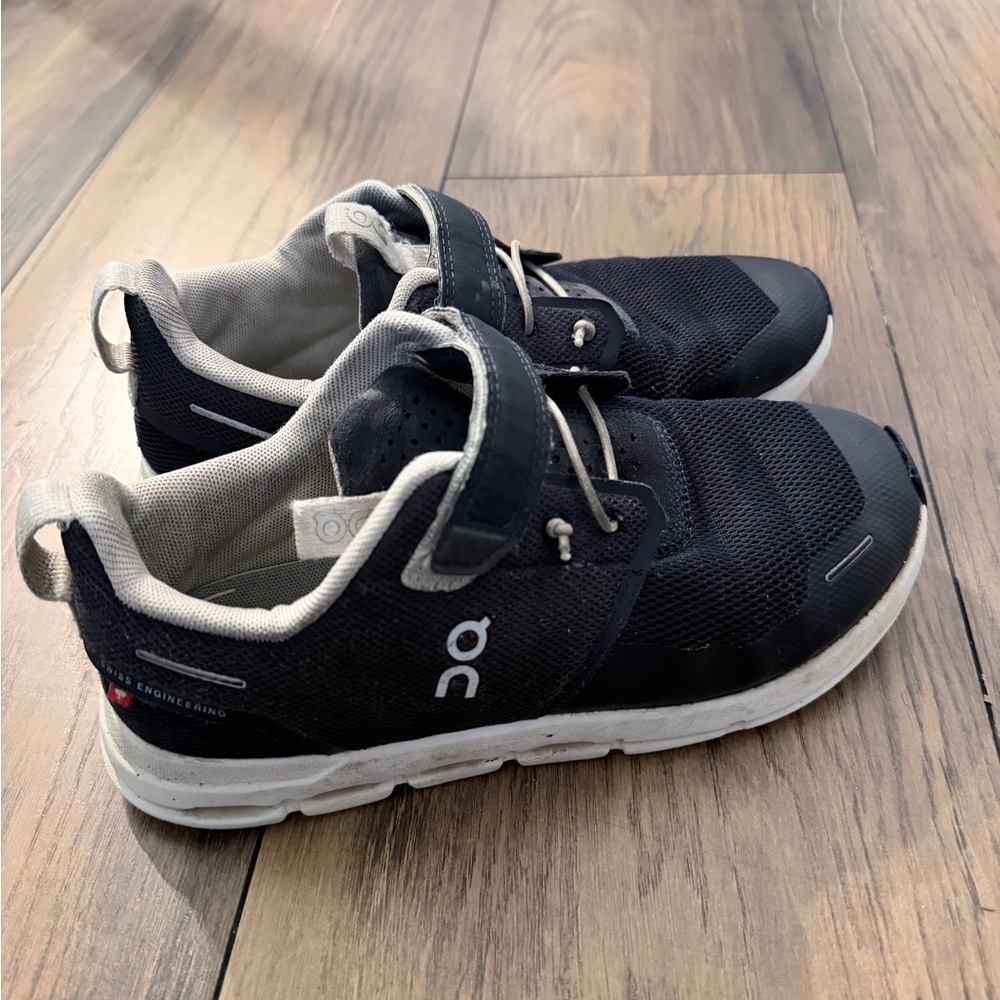 On Running Kids Navy Sneakers